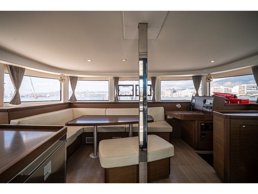Lagoon 42 Silver VIII  (A/C and Generator)
