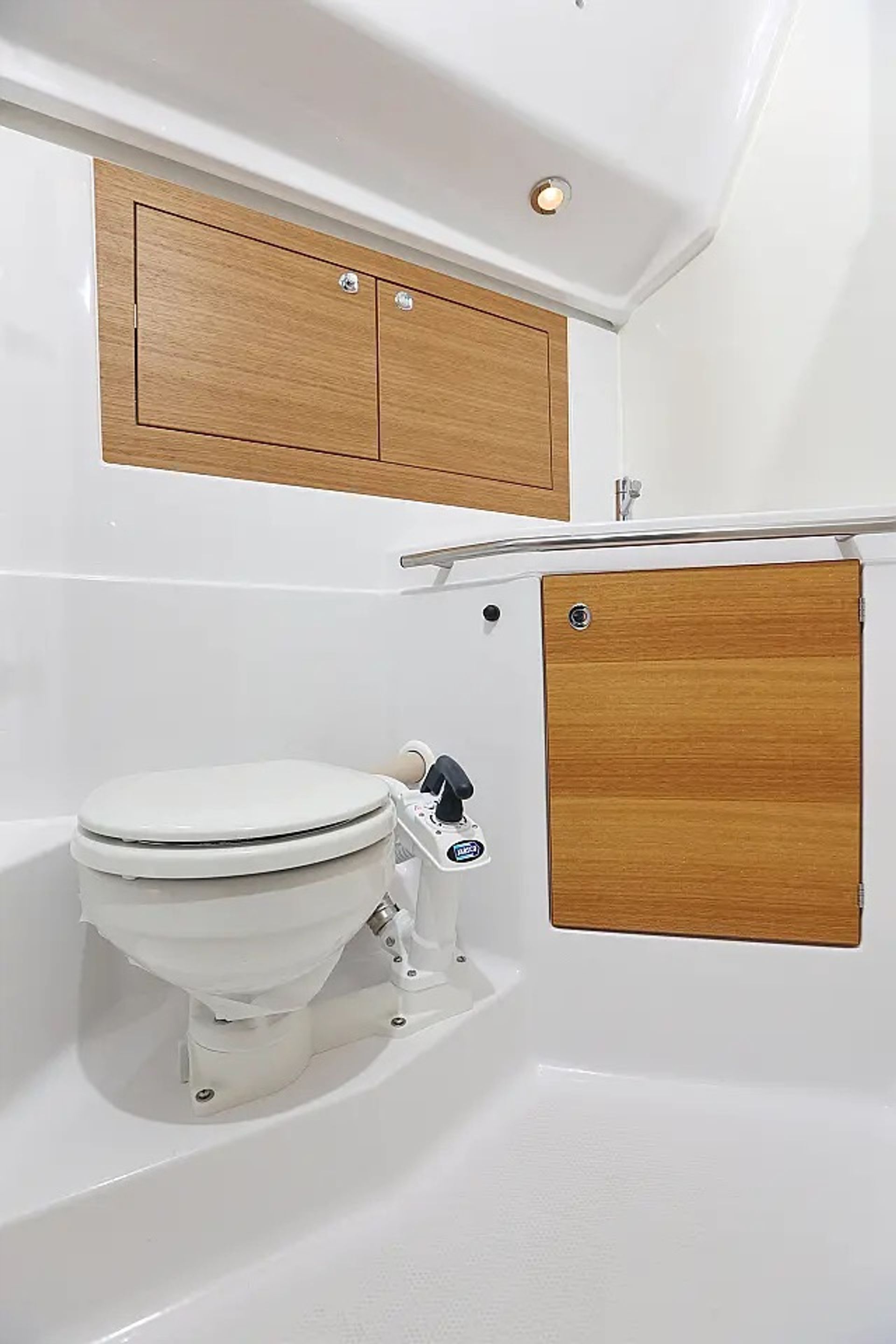 6657796350000107709_Lara_int9.jpg