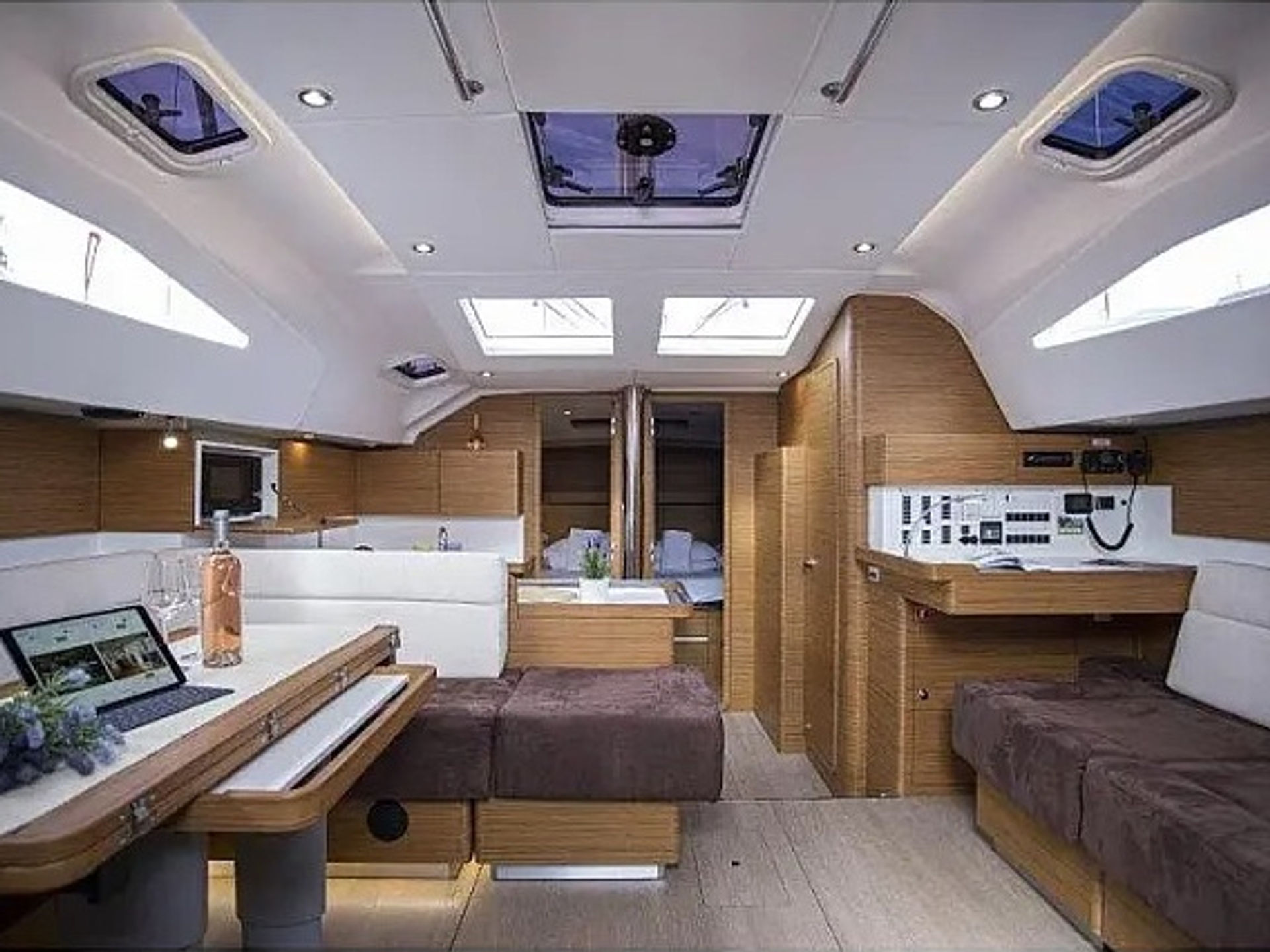 6658431930000107709_ElysiumI_interior.jpg