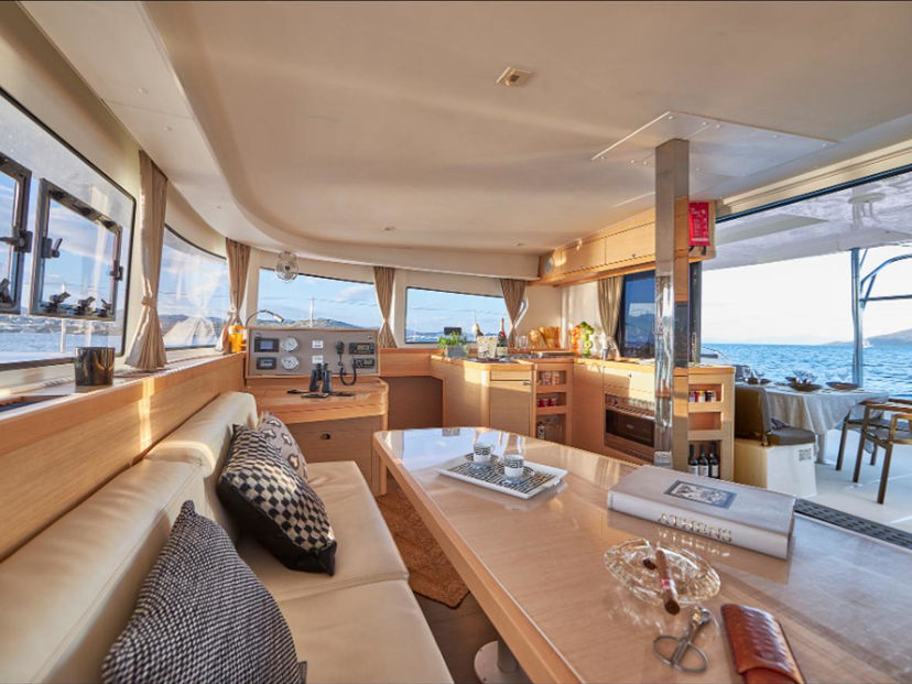Lagoon 42 ALBERTINA  2025 refit - A/C  , Generator , Solar , Electric winch, remote control gangway
