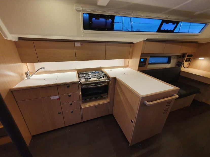 Bavaria Yachtbau C42 ERMIS