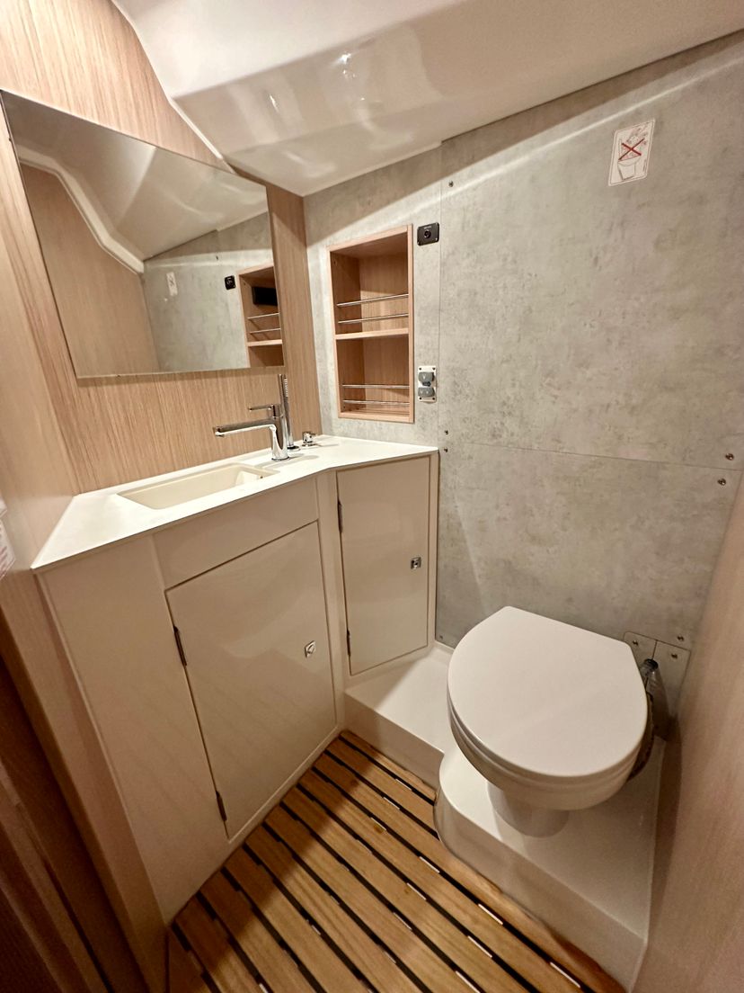 Bavaria Yachtbau C42 ERMIS