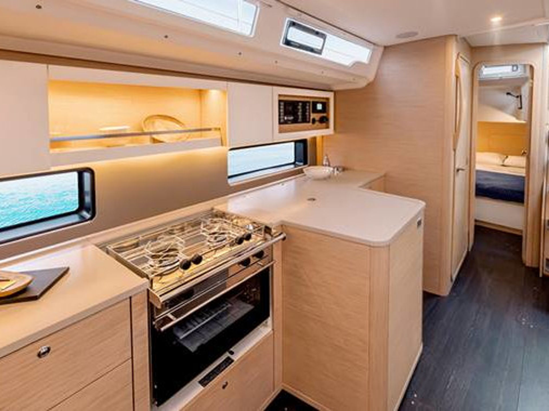 6709337380000101515_D44_interior.jpg
