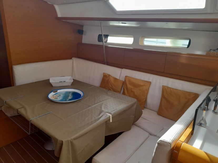Jeanneau 43 Mira