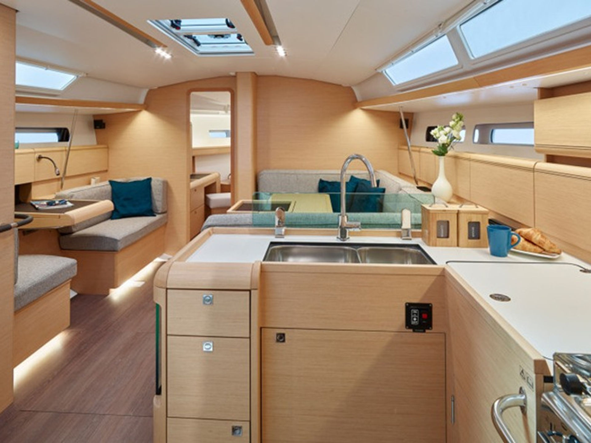 6753961481301496_SO449_interior.jpg