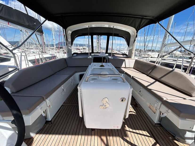 Beneteau OCEANIS 51.1 Barracuda (Refit 2026 - A/C - Generator - Electric Heads - 12 Pax)
