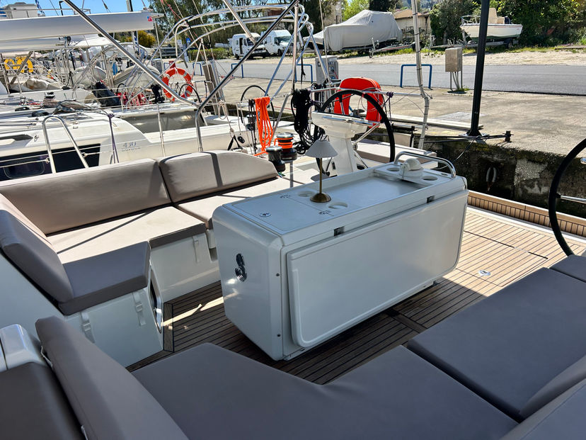 Beneteau OCEANIS 51.1 Barracuda (Refit 2026 - A/C - Generator - Electric Heads - 12 Pax)