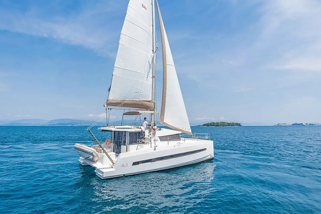 Bali Catamarans BALI 4.1 GALASSIA (Electric WC, Solar Panels, 1 SUP free of charge)