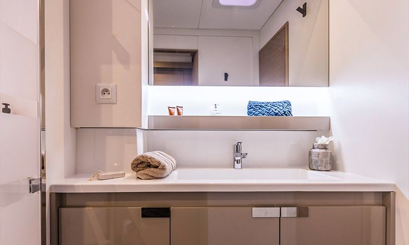 Fountaine Pajot ALTHEA