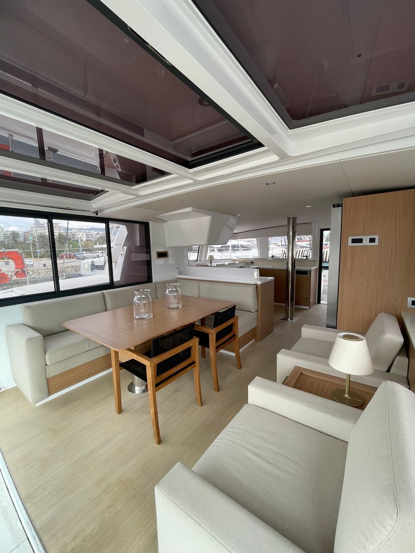 Bali Catamarans 4.4 Romar One