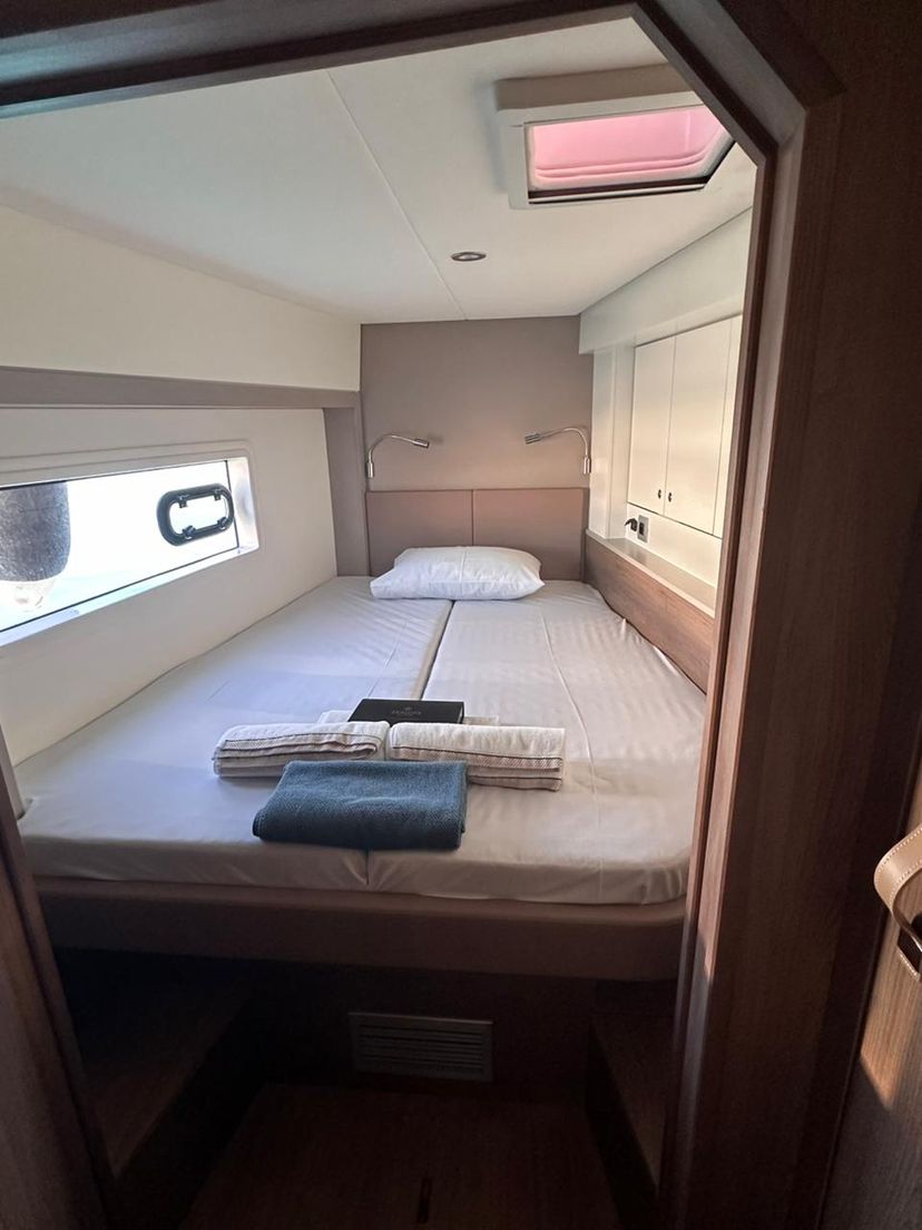 Bali Catamarans 4.2 High School
