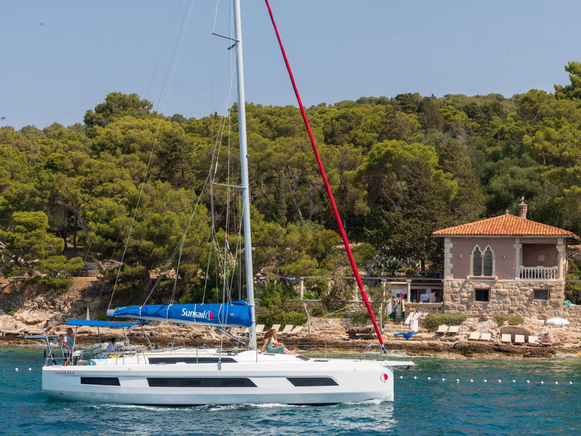 Dufour Yachts 44 Sunsail 44.4 Premium