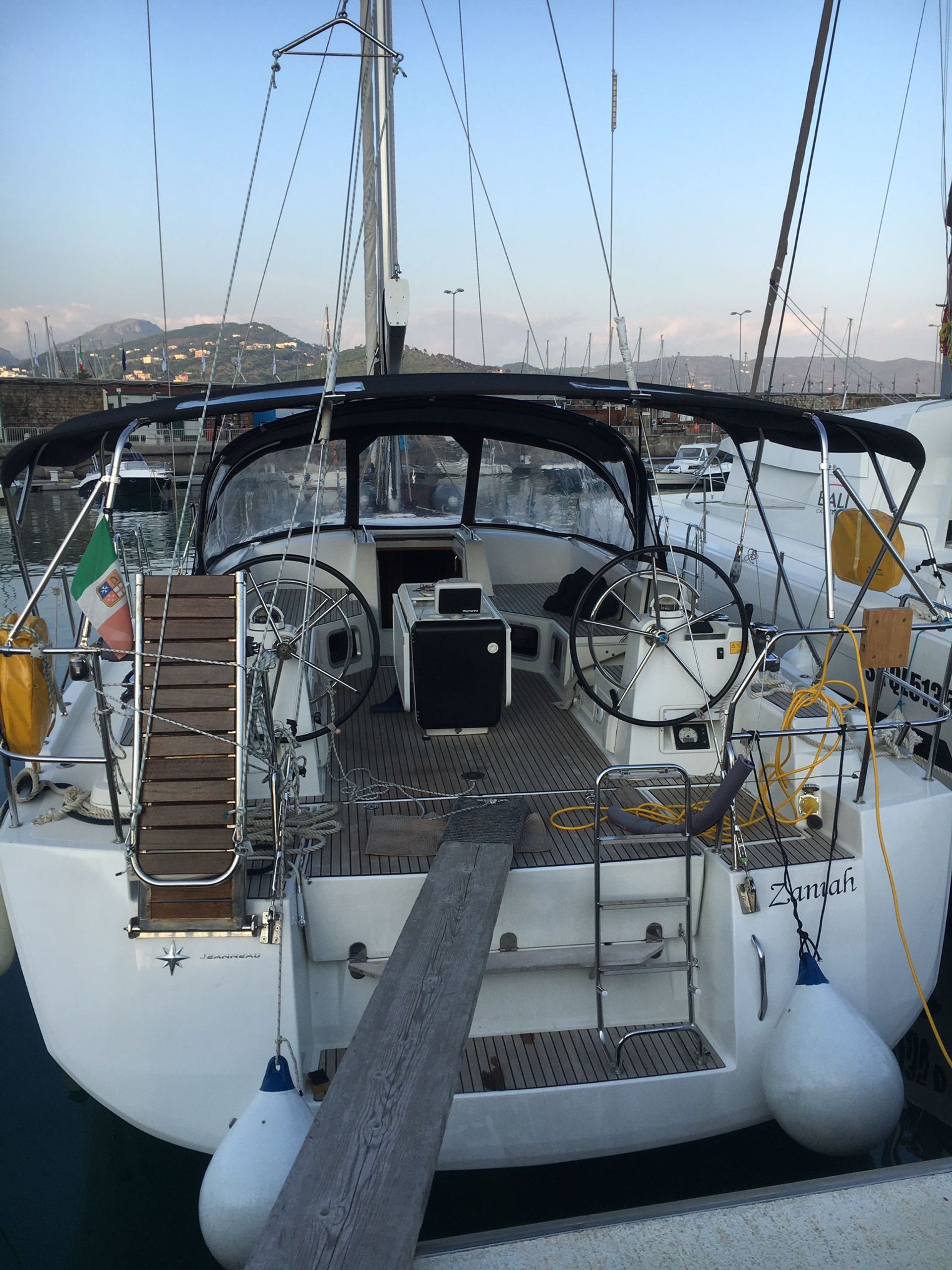 7061201298501042_Jeanneau_54_Salerno_extrerior_4.jpeg