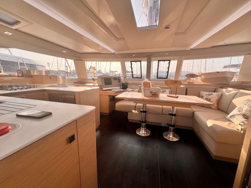Fountaine Pajot 42 Bollinger