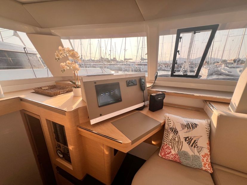 Fountaine Pajot 42 Bollinger