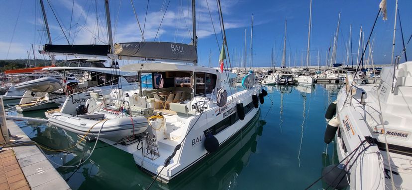 Bali Catamarans CATSMART Love Sea
