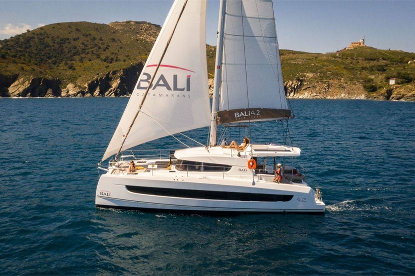 Bali Catamarans 4.2 Sahar