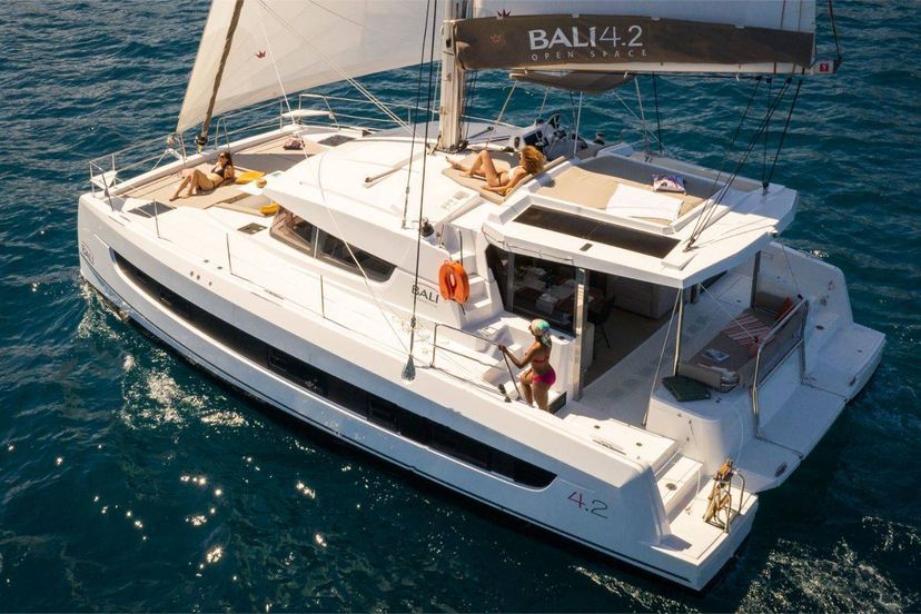 Bali Catamarans 4.2 Sahar