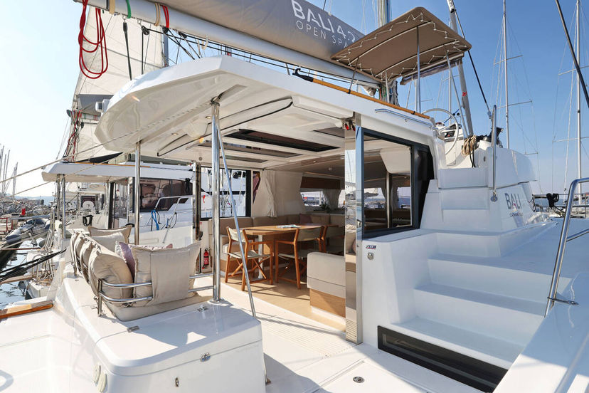 Bali Catamarans 4.2 Sahar