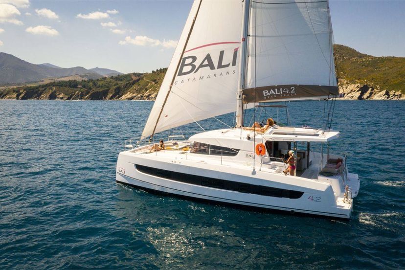 Bali Catamarans 4.2 Sahar