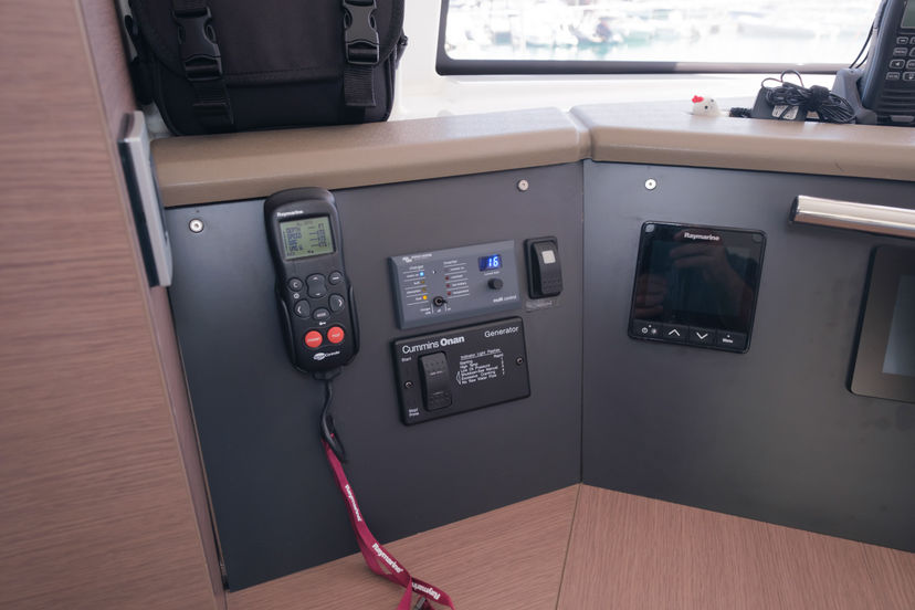 Bali Catamarans 4.6 Migaloo