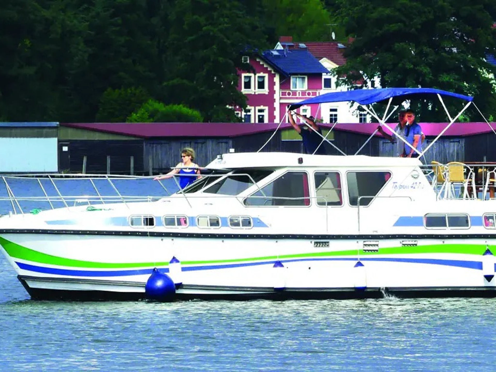 7100660280000107805_Tarpon_42_TP_main.jpg