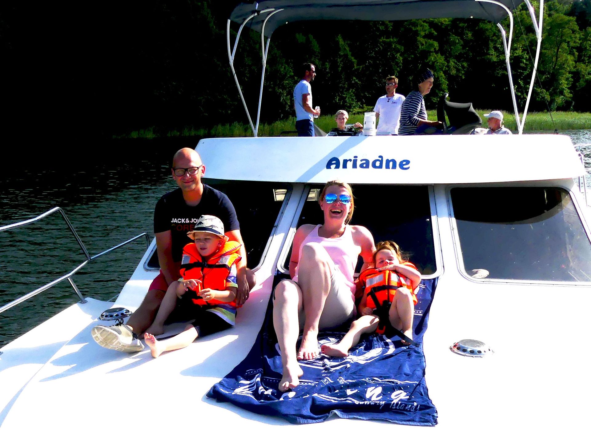 7100665960000107805_Tarpon_42TP_ext3Ar.jpg