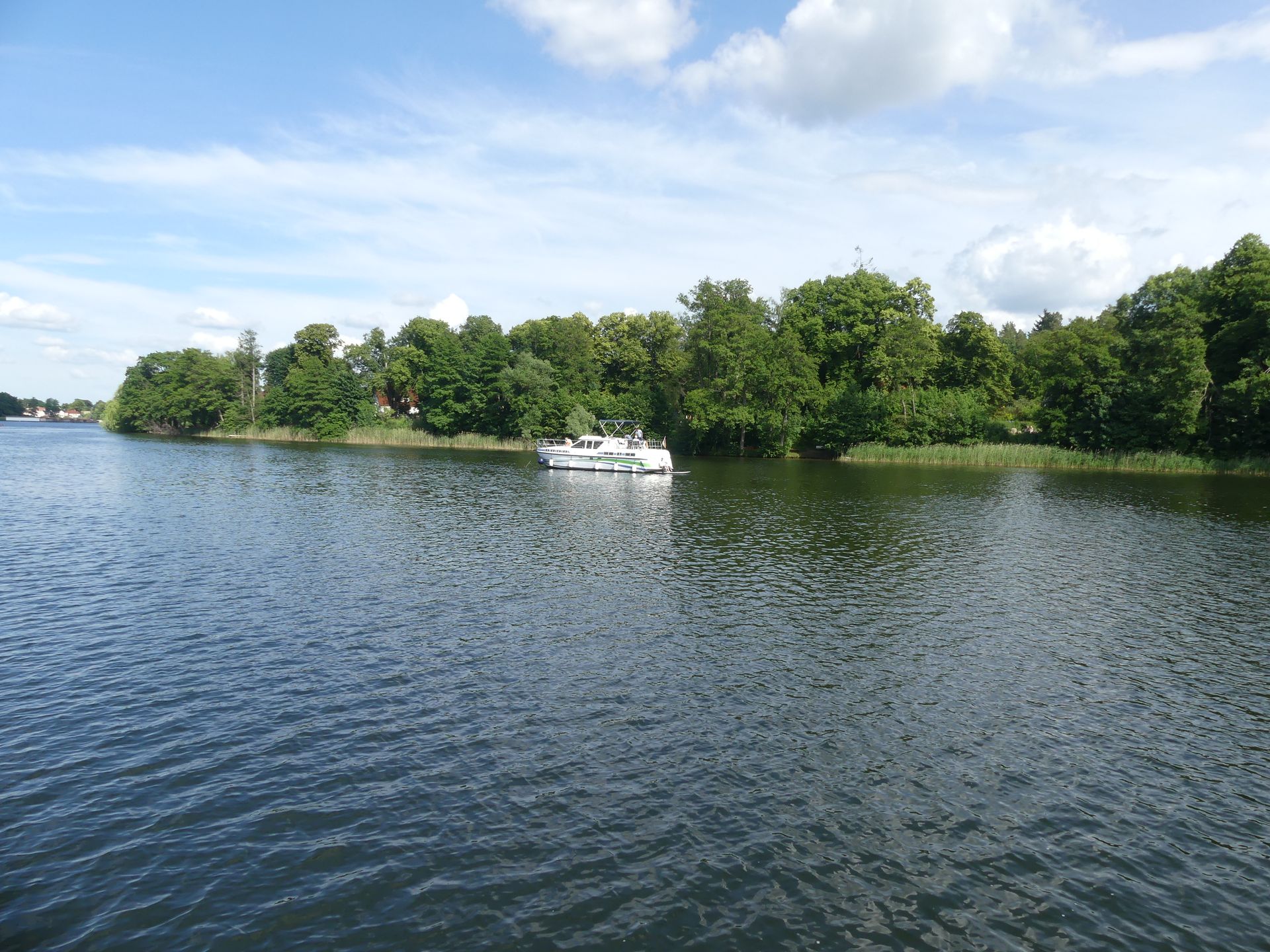 7100668960000107805_Tarpon_42N_ext3.jpg