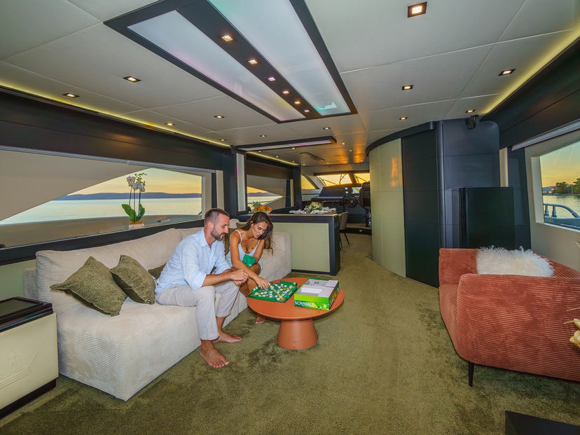 Dominator 78 Dalia