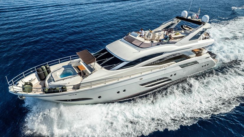 Dominator 78 Dalia