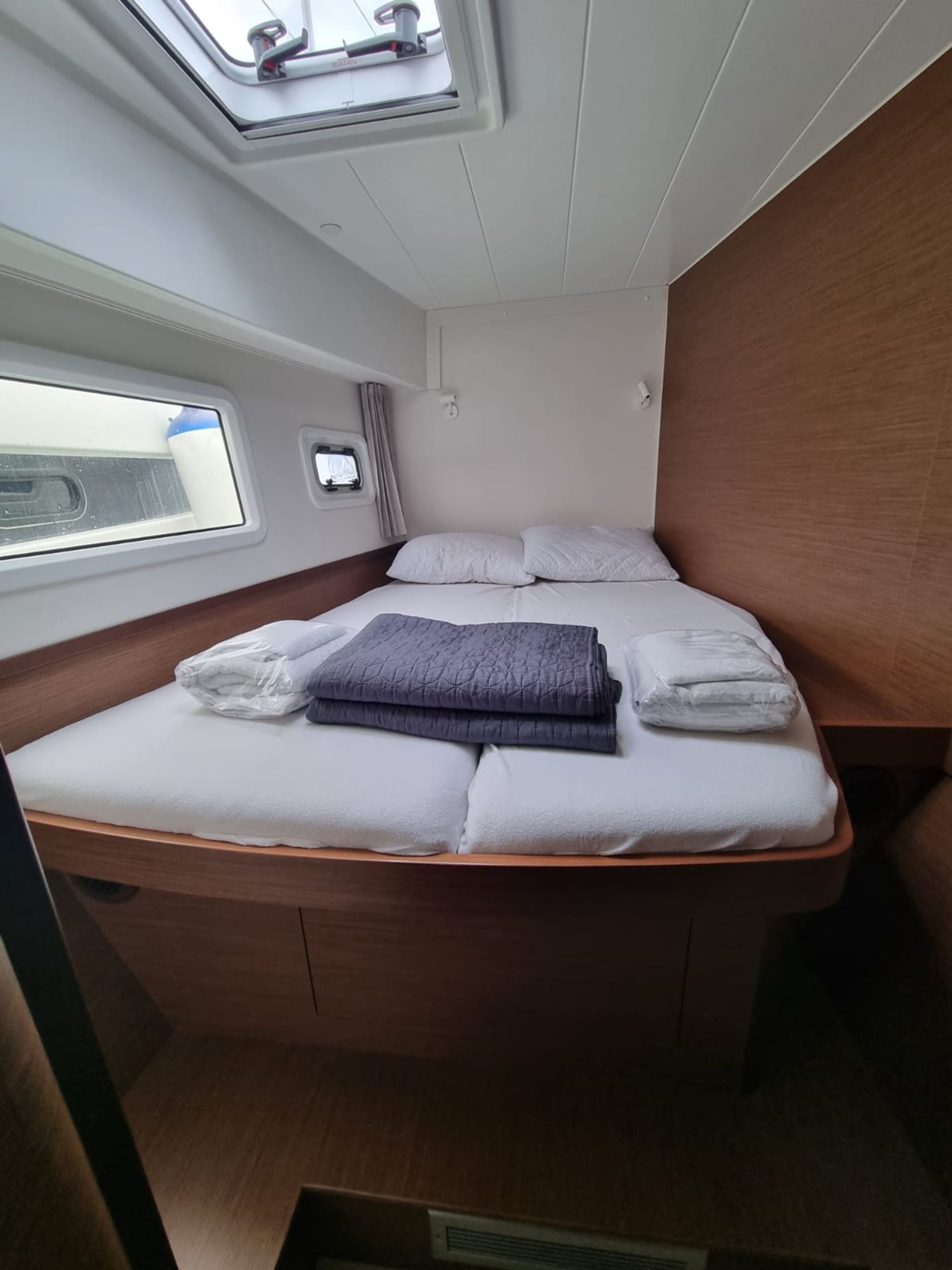 7157685390000107709_Interior_9.jpg