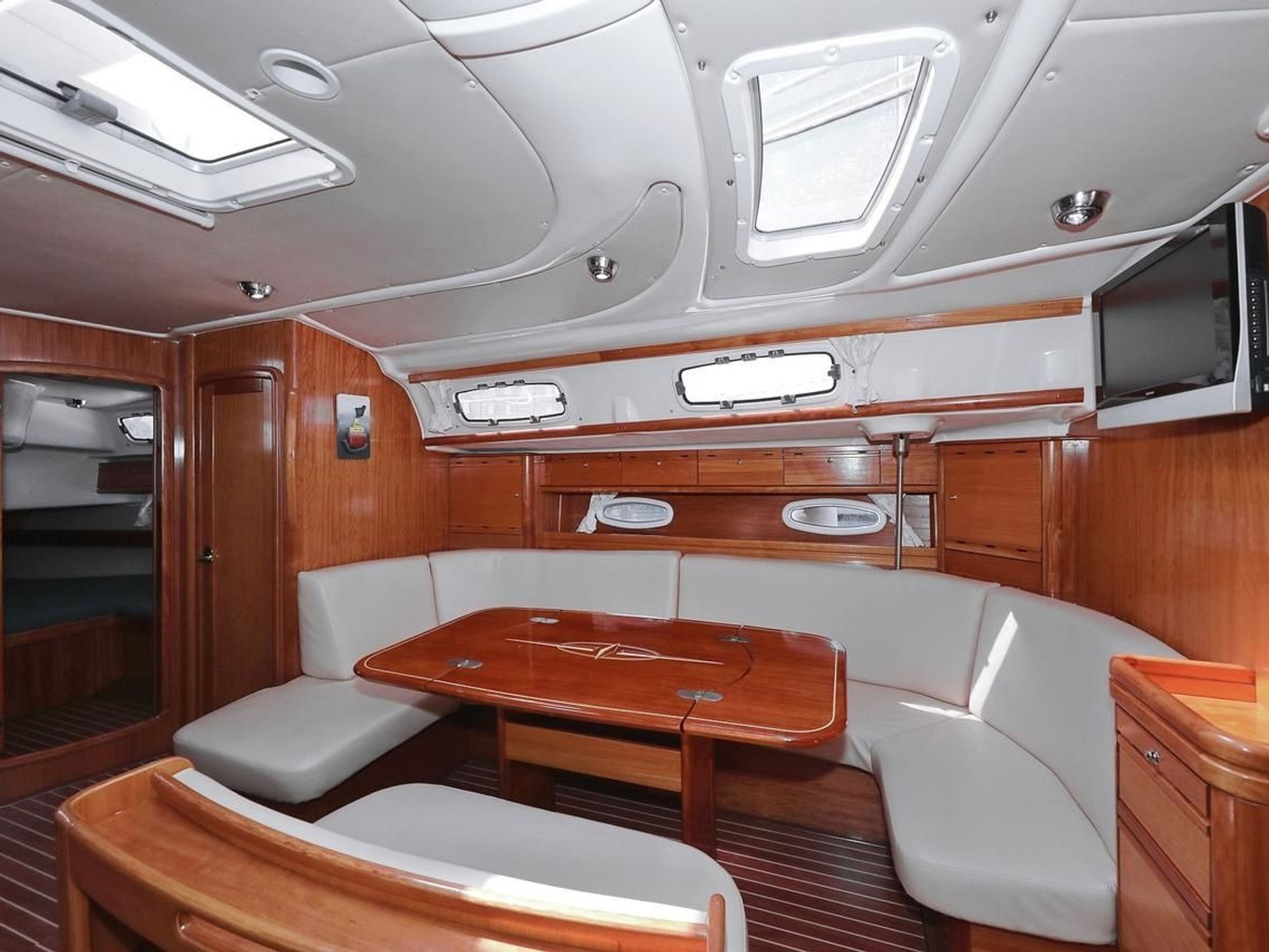 7205367960000104622_Fortunal_interior.jpg