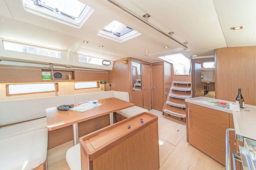Beneteau OCEANIS 46.1 First Kiss
