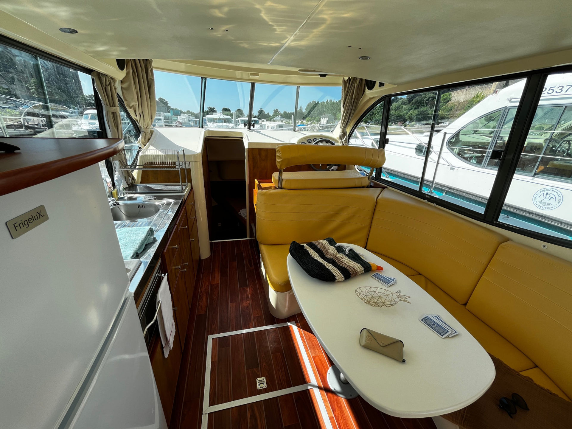 7216248470000107836_Duo_interior.jpg