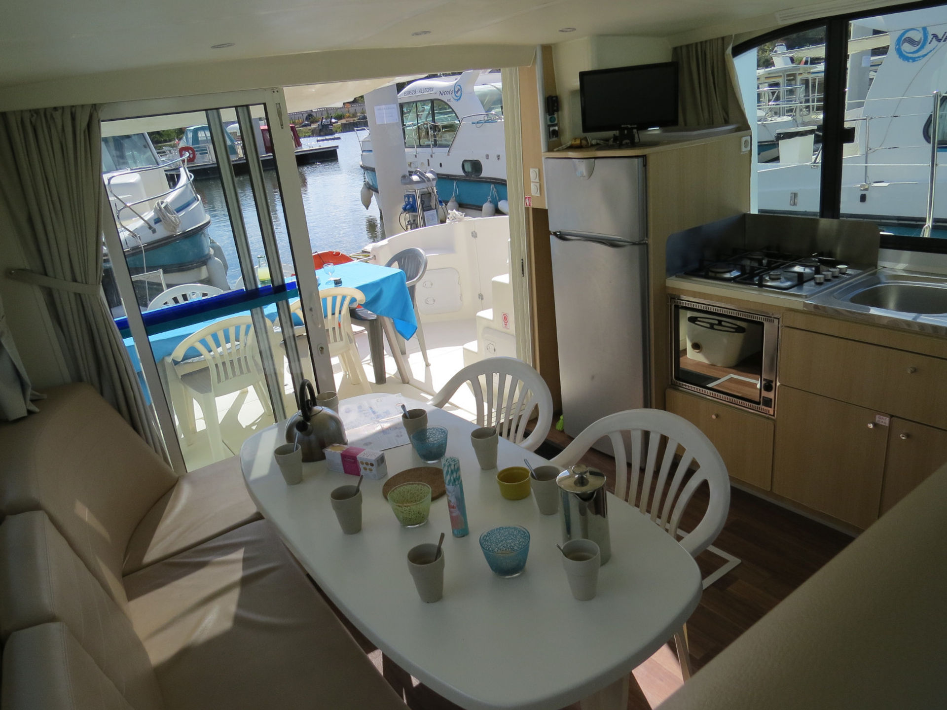 7216258640000107836_Octo_interior.jpg
