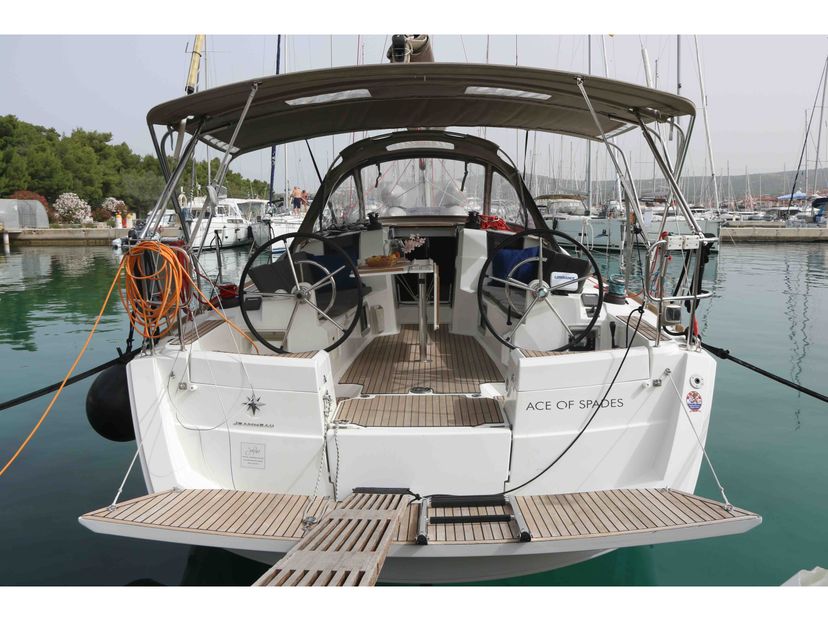 Jeanneau 38 ACE OF SPADES