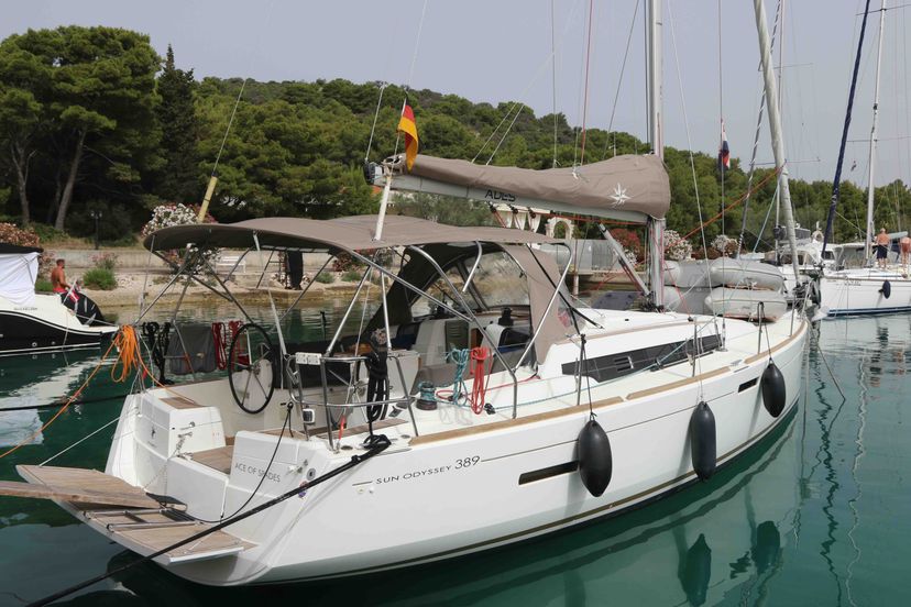 Jeanneau 38 ACE OF SPADES