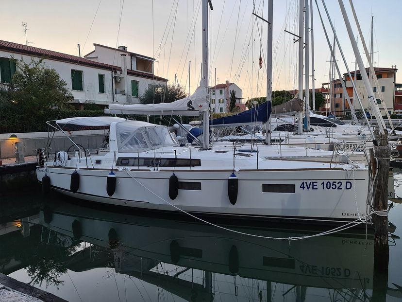 Beneteau 38 Follia