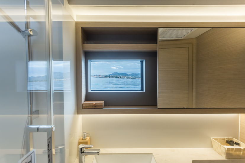 Lagoon 51 JEWEL