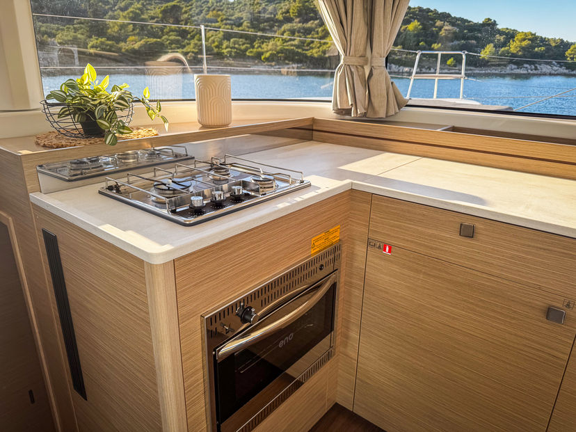 Lagoon 43 Fox