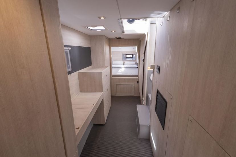 Leopard Catamarans 43 LEOPARD 43 PAULINE POWERCAT 