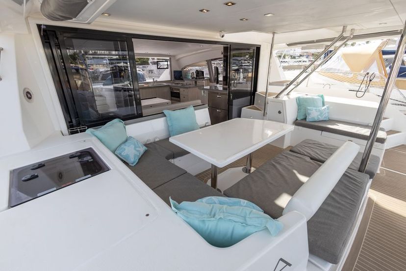 Leopard Catamarans 43 LEOPARD 43 PAULINE POWERCAT 