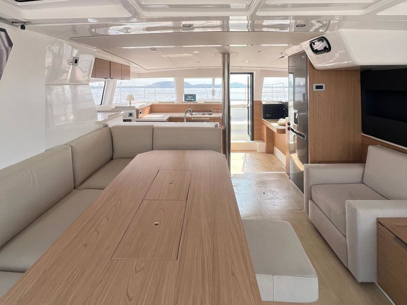 Bali Catamarans 4.2 Honey Meadow