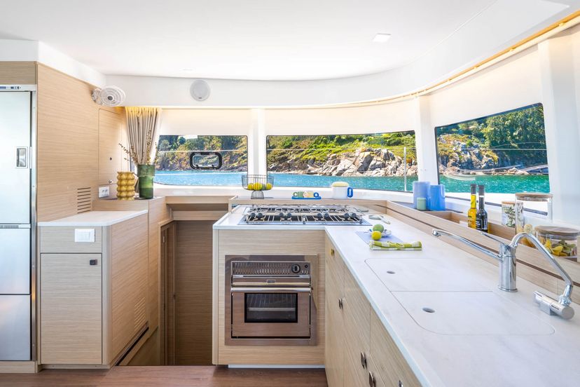 Lagoon 43 REA