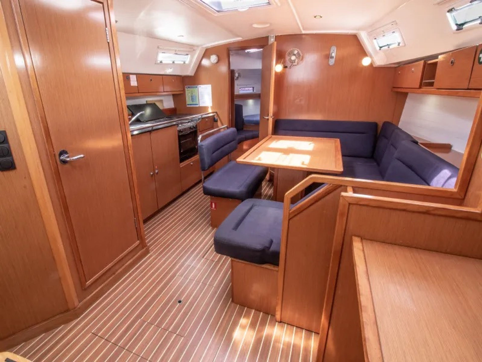 7325938990000107954_Vlassis_interior.jpg