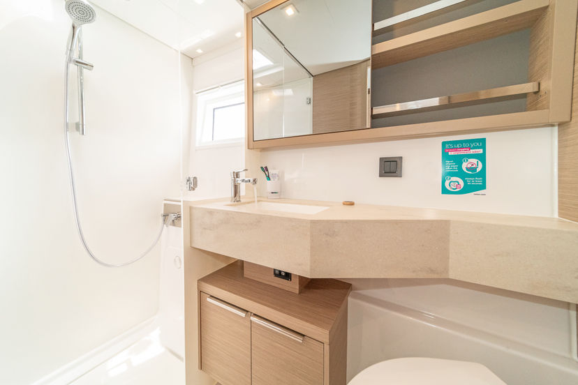 Lagoon 46 White Pearl