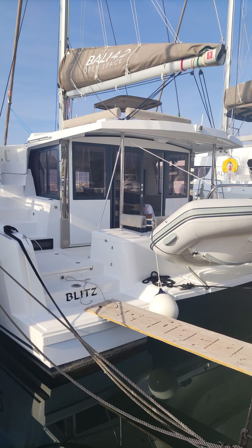 Bali Catamarans 4.2 Blitz