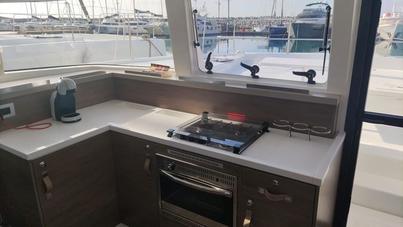 Bali Catamarans 4.2 Blitz