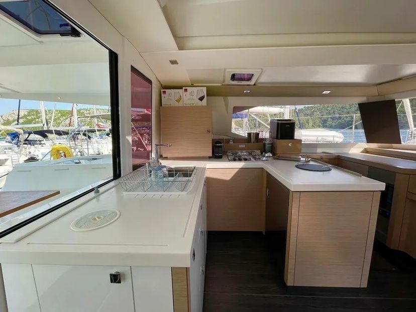 Fountaine Pajot 42 Flavia Augusta
