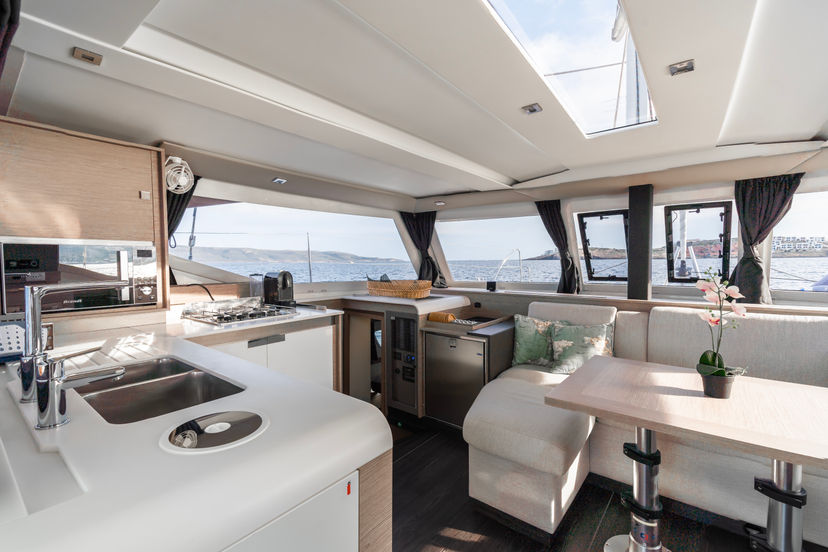 Fountaine Pajot 40 Carpe Vitam